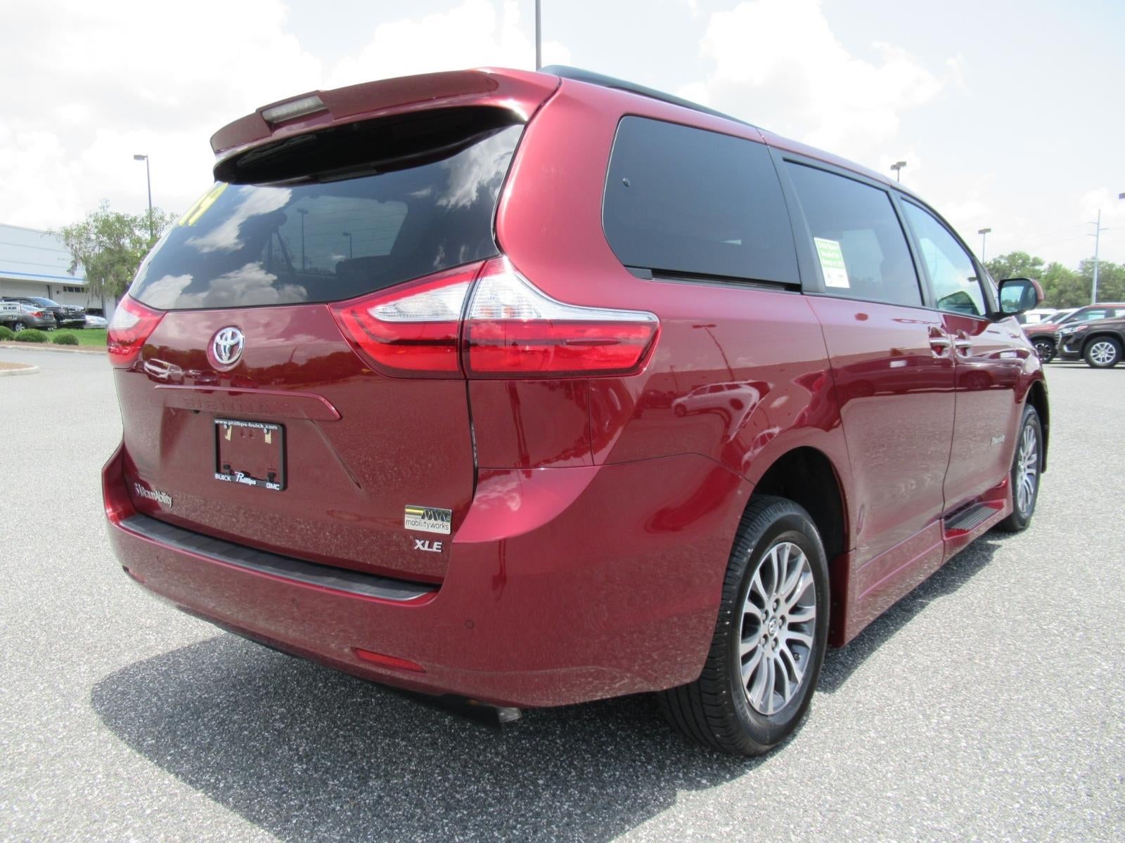 2019 Toyota Sienna XLE - Photo 10
