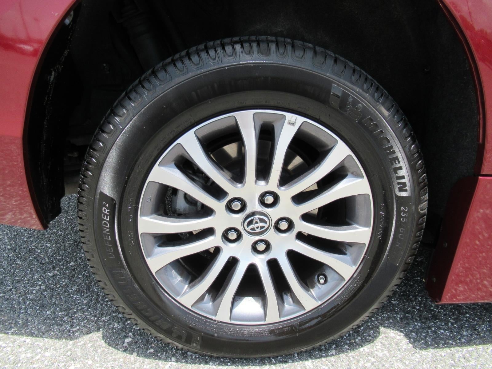 2019 Toyota Sienna XLE - Photo 11