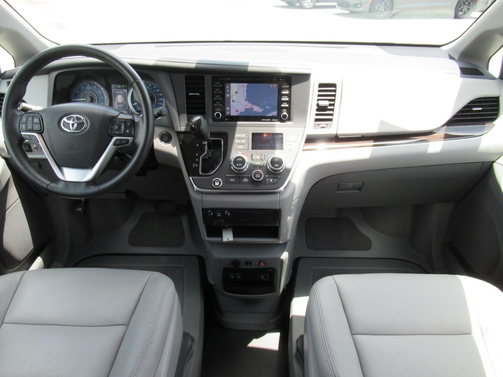 2019 Toyota Sienna XLE - Photo 16