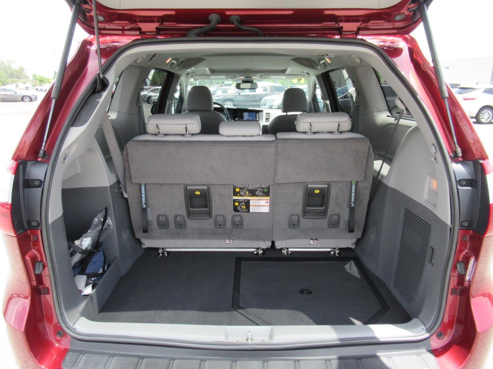 2019 Toyota Sienna XLE - Photo 24
