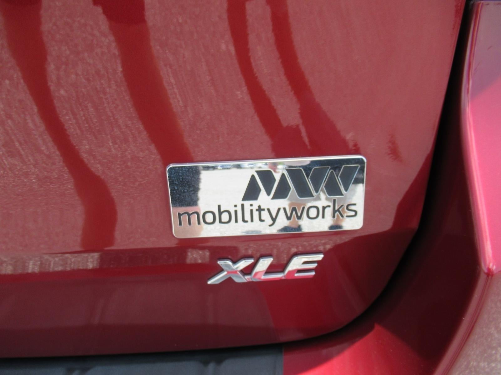 2019 Toyota Sienna XLE - Photo 27