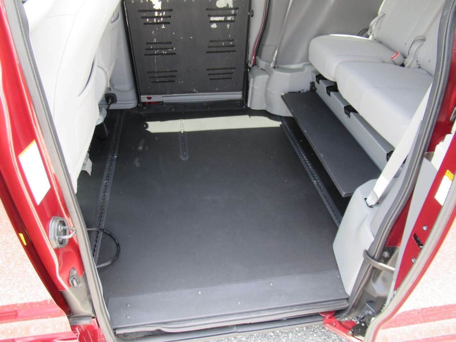 2019 Toyota Sienna XLE - Photo 30