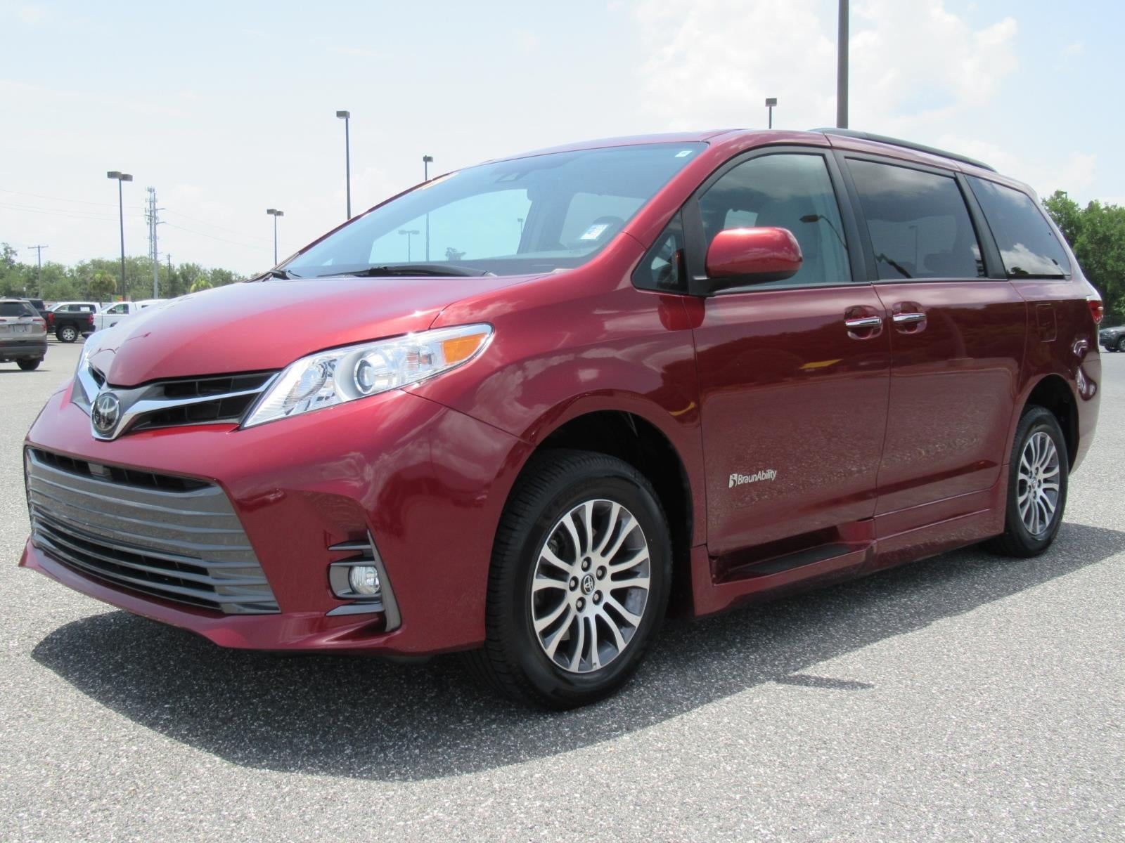 2019 Toyota Sienna XLE - Photo 6