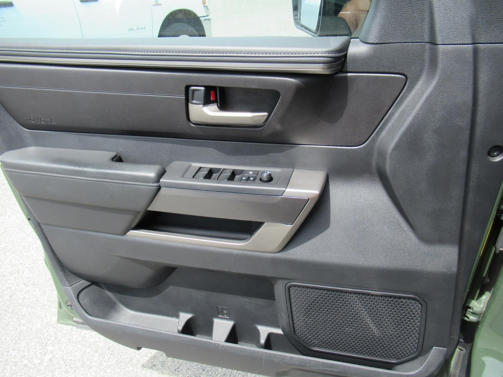 2022 Toyota Tundra 2WD SR5