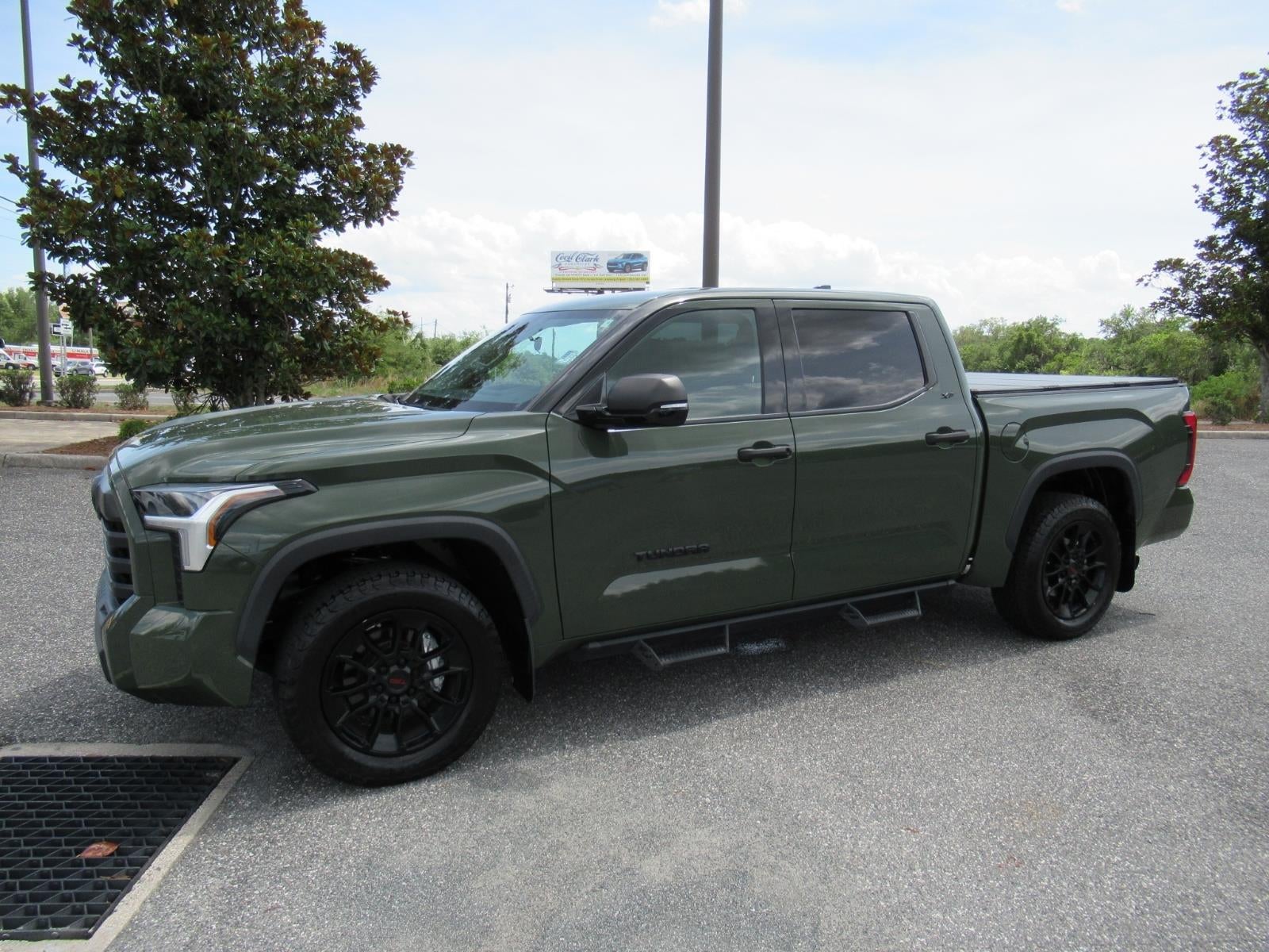 2022 Toyota Tundra 2WD SR5