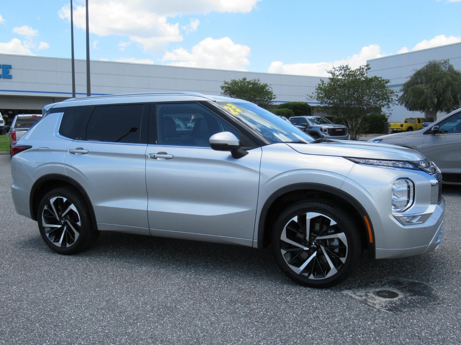 2023 Mitsubishi Outlander SEL