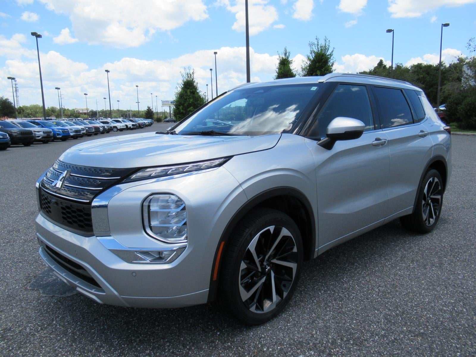2023 Mitsubishi Outlander SEL