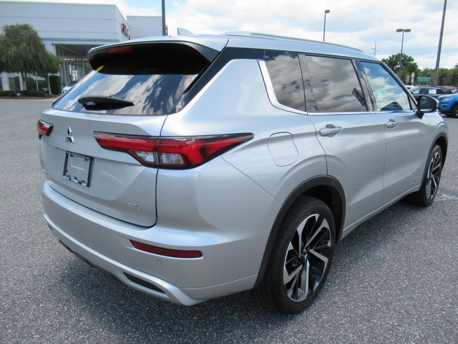 2023 Mitsubishi Outlander SEL
