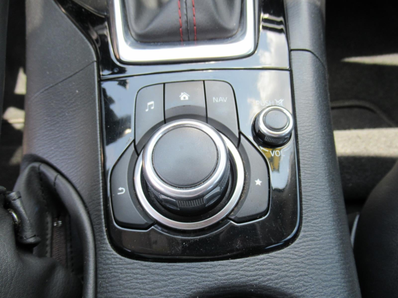 2014 Mazda MAZDA3 s Grand Touring - Photo 29
