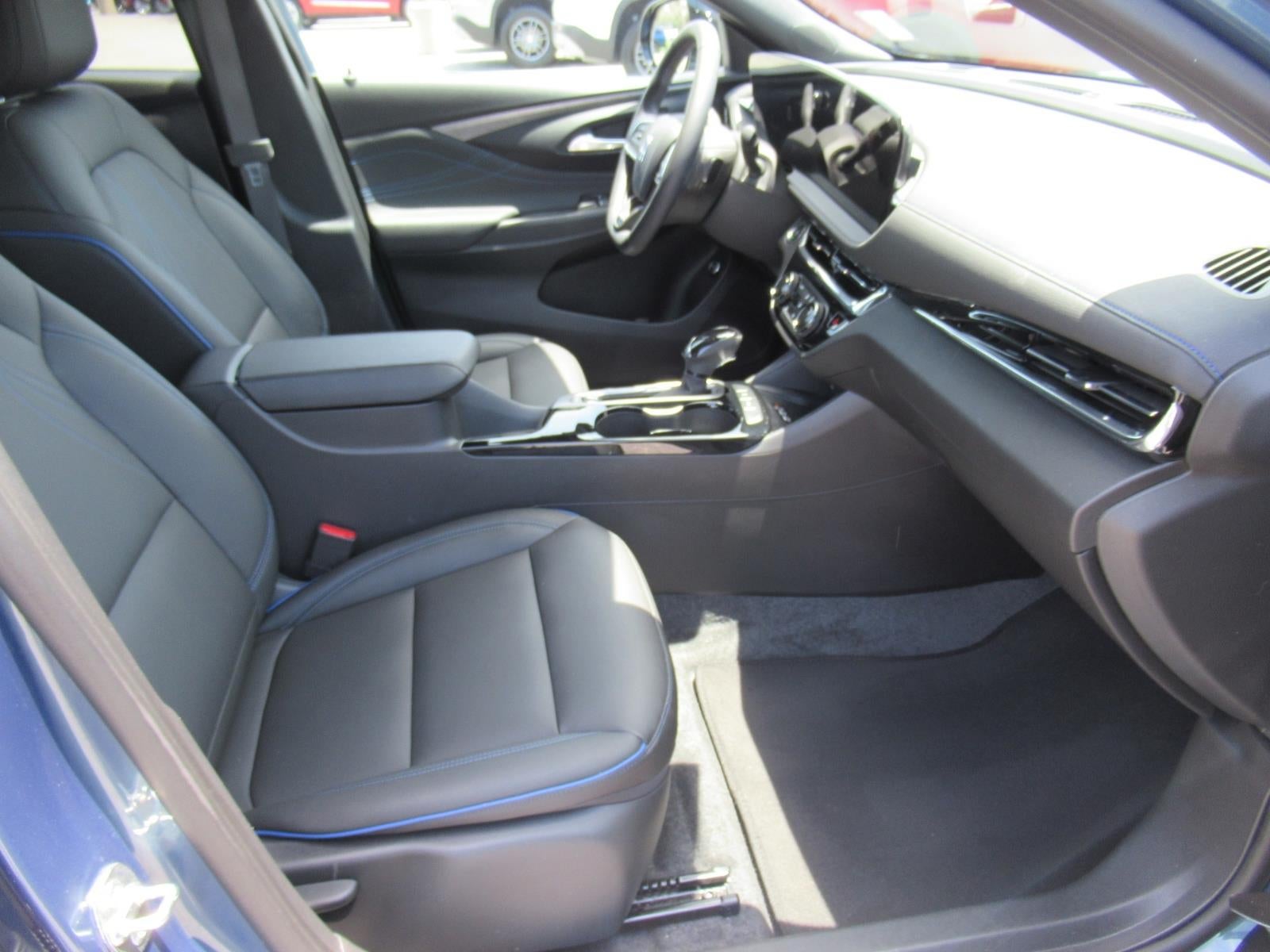 2025 Buick Envista Sport Touring - Photo 10