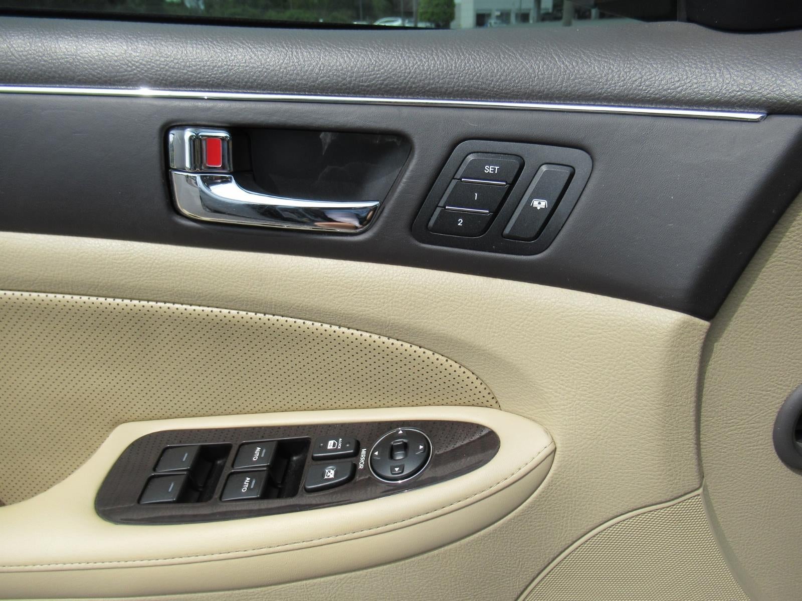 2010 Hyundai Genesis NA