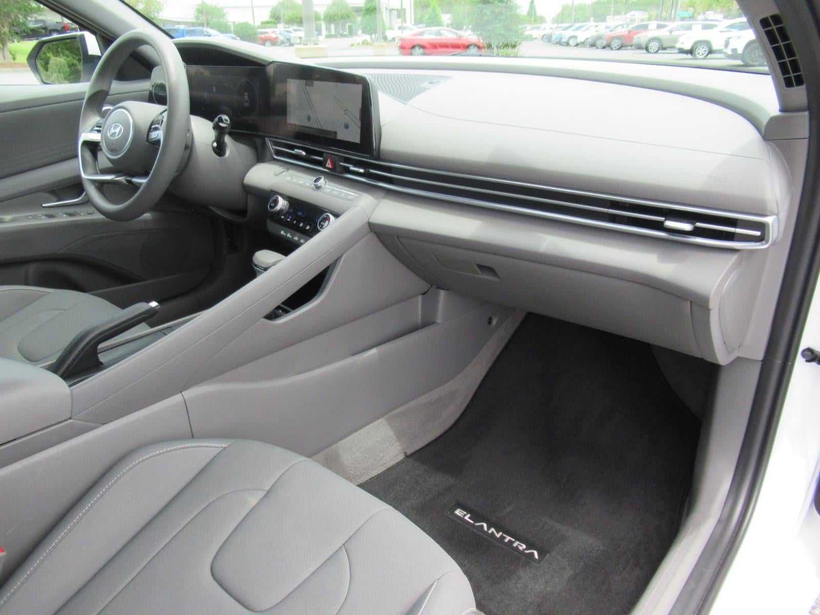 2024 Hyundai Elantra SEL - Photo 11