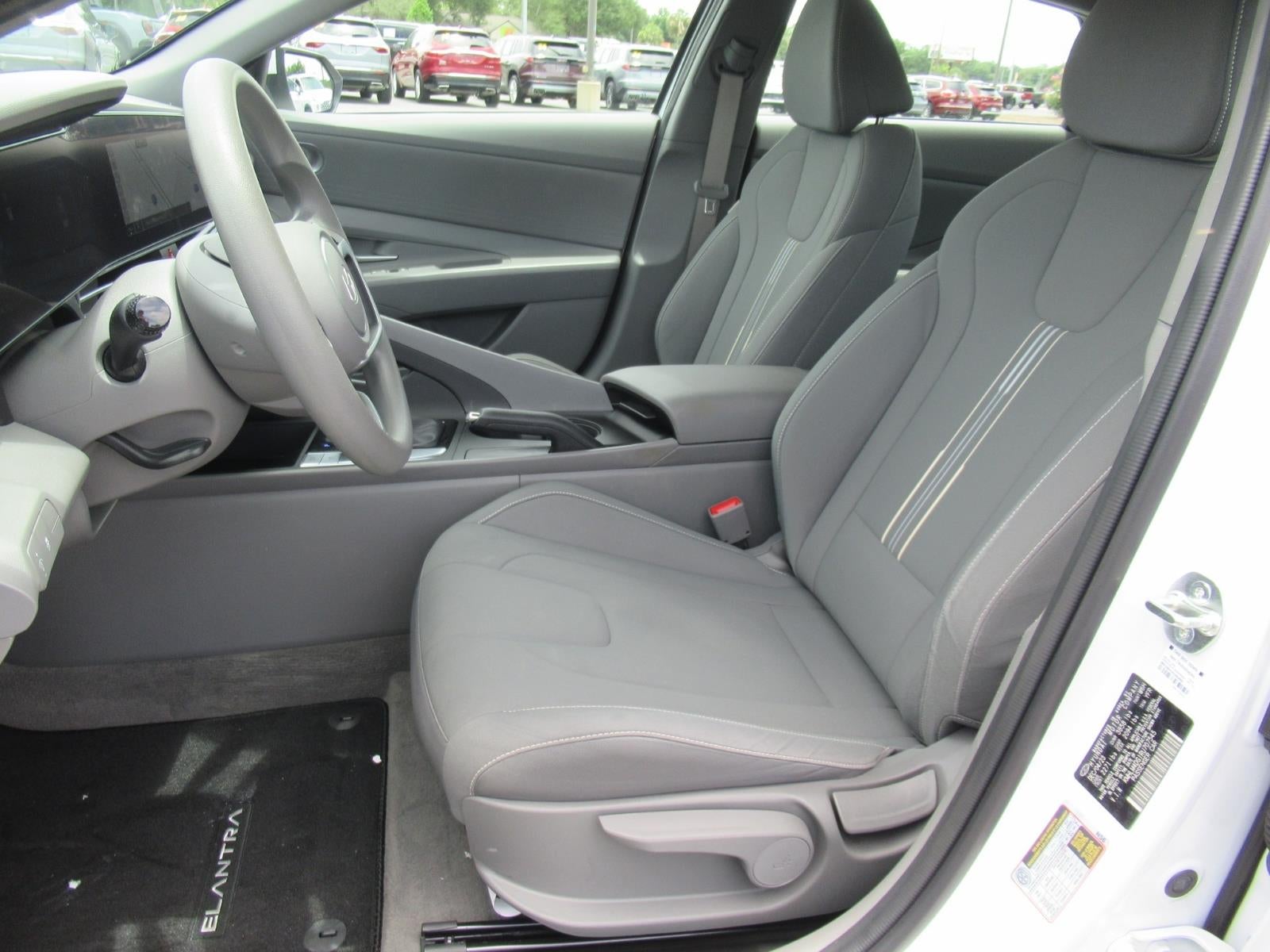 2024 Hyundai Elantra SEL - Photo 18