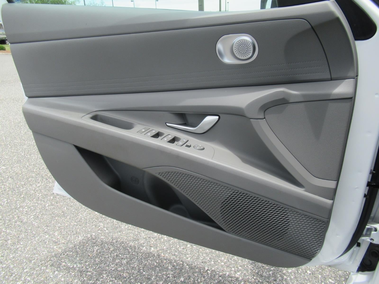 2024 Hyundai Elantra SEL - Photo 19