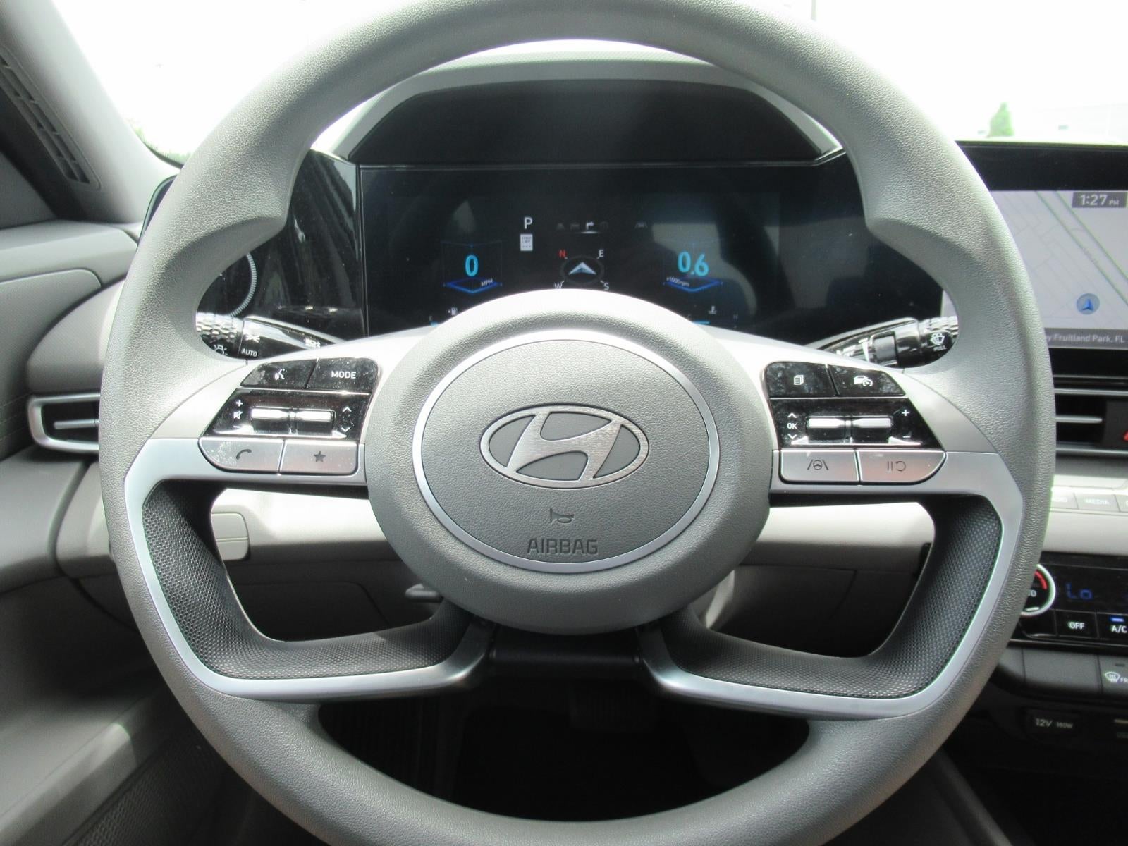 2024 Hyundai Elantra SEL - Photo 22