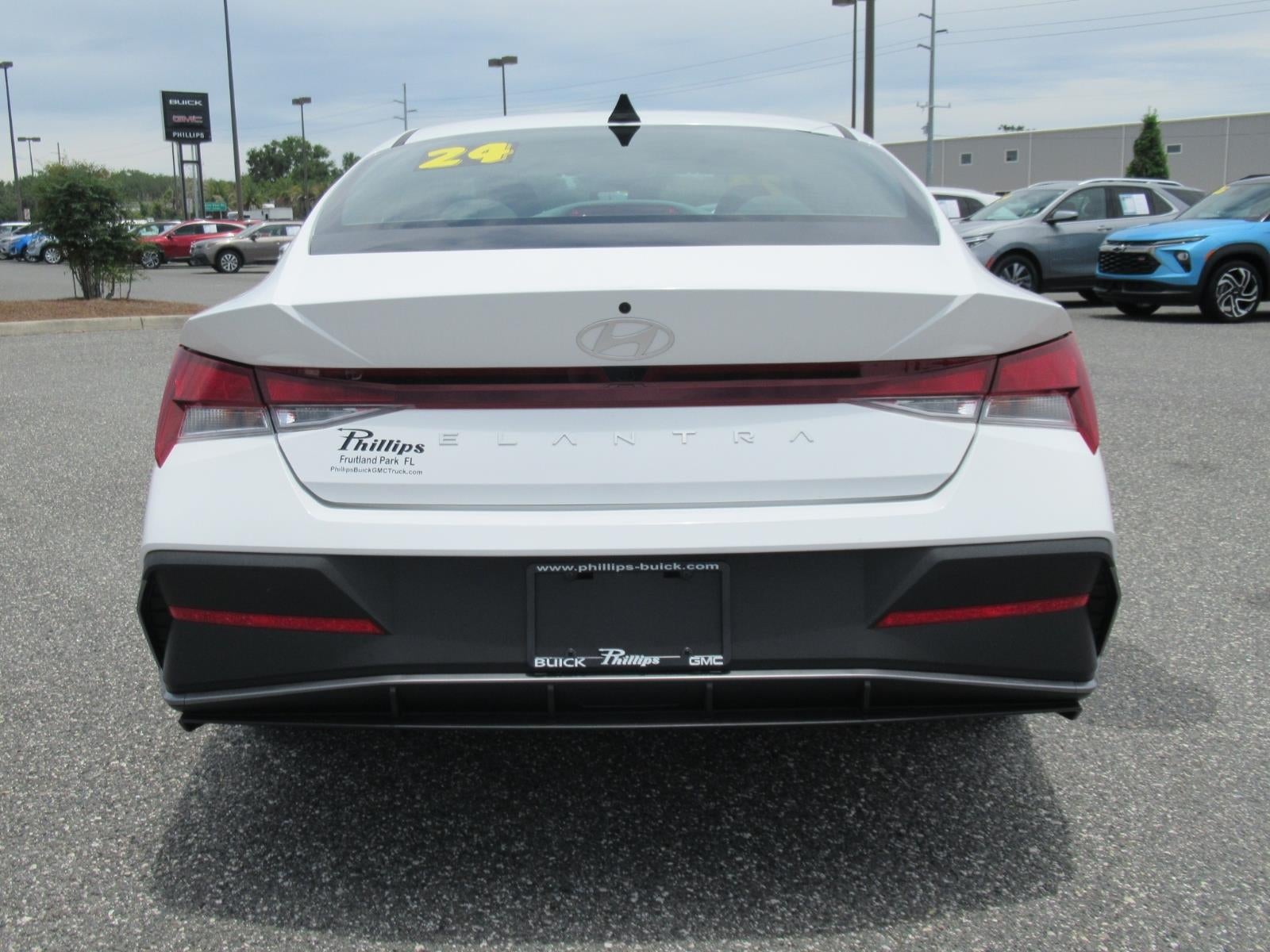 2024 Hyundai Elantra SEL - Photo 6