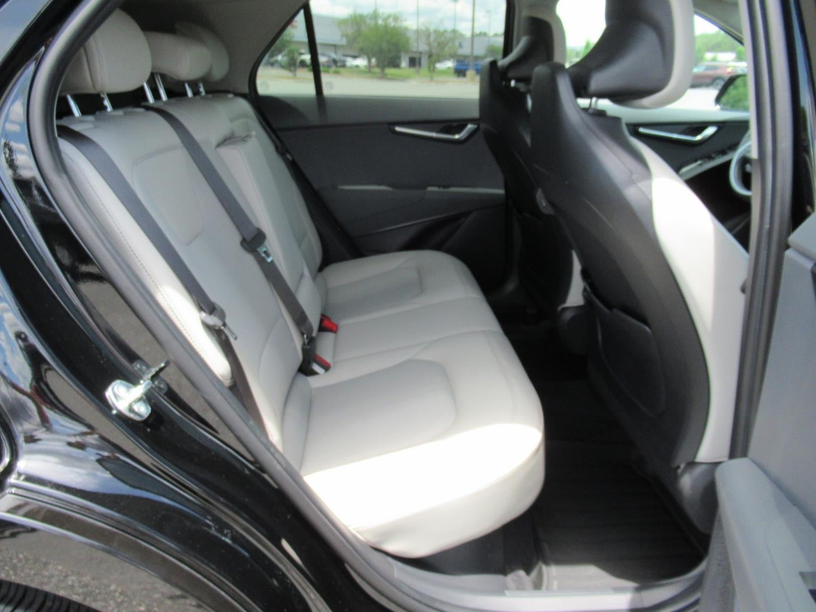 2025 Kia Niro EX Touring - Photo 16