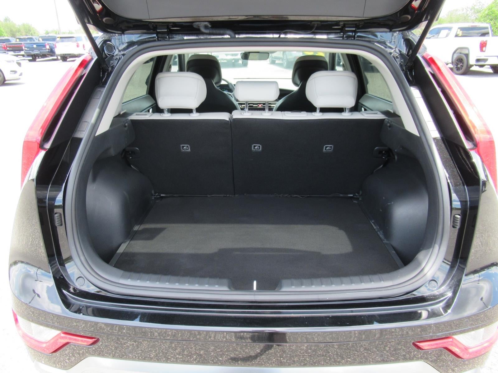 2025 Kia Niro EX Touring - Photo 17