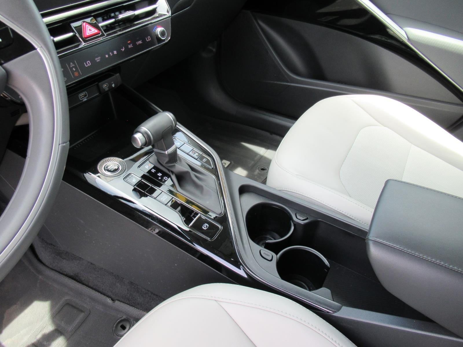 2025 Kia Niro EX Touring - Photo 19