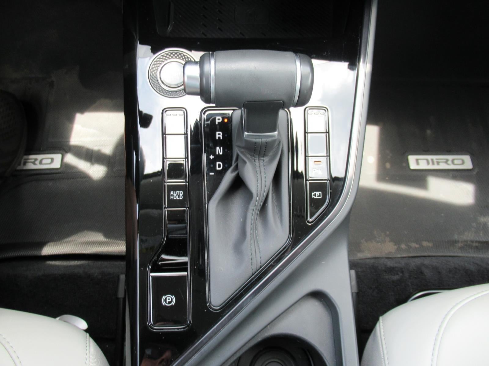 2025 Kia Niro EX Touring - Photo 29