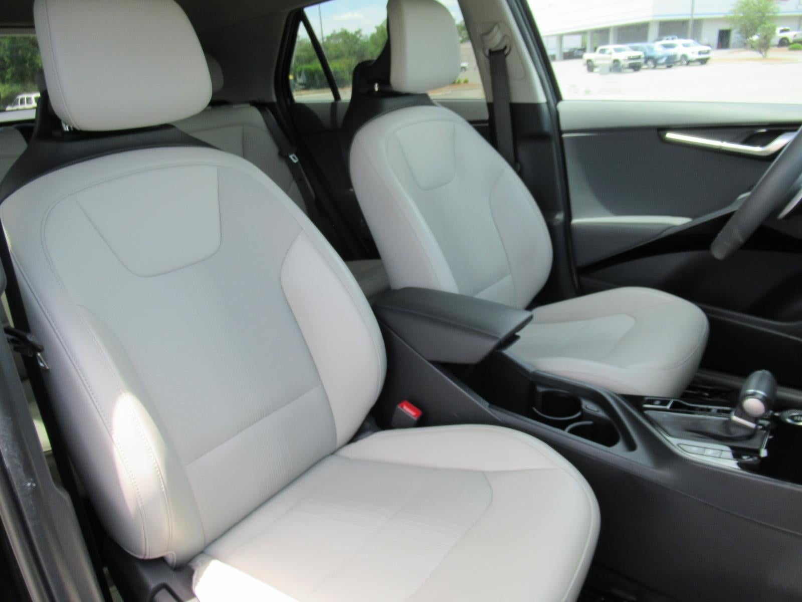 2025 Kia Niro EX Touring - Photo 9