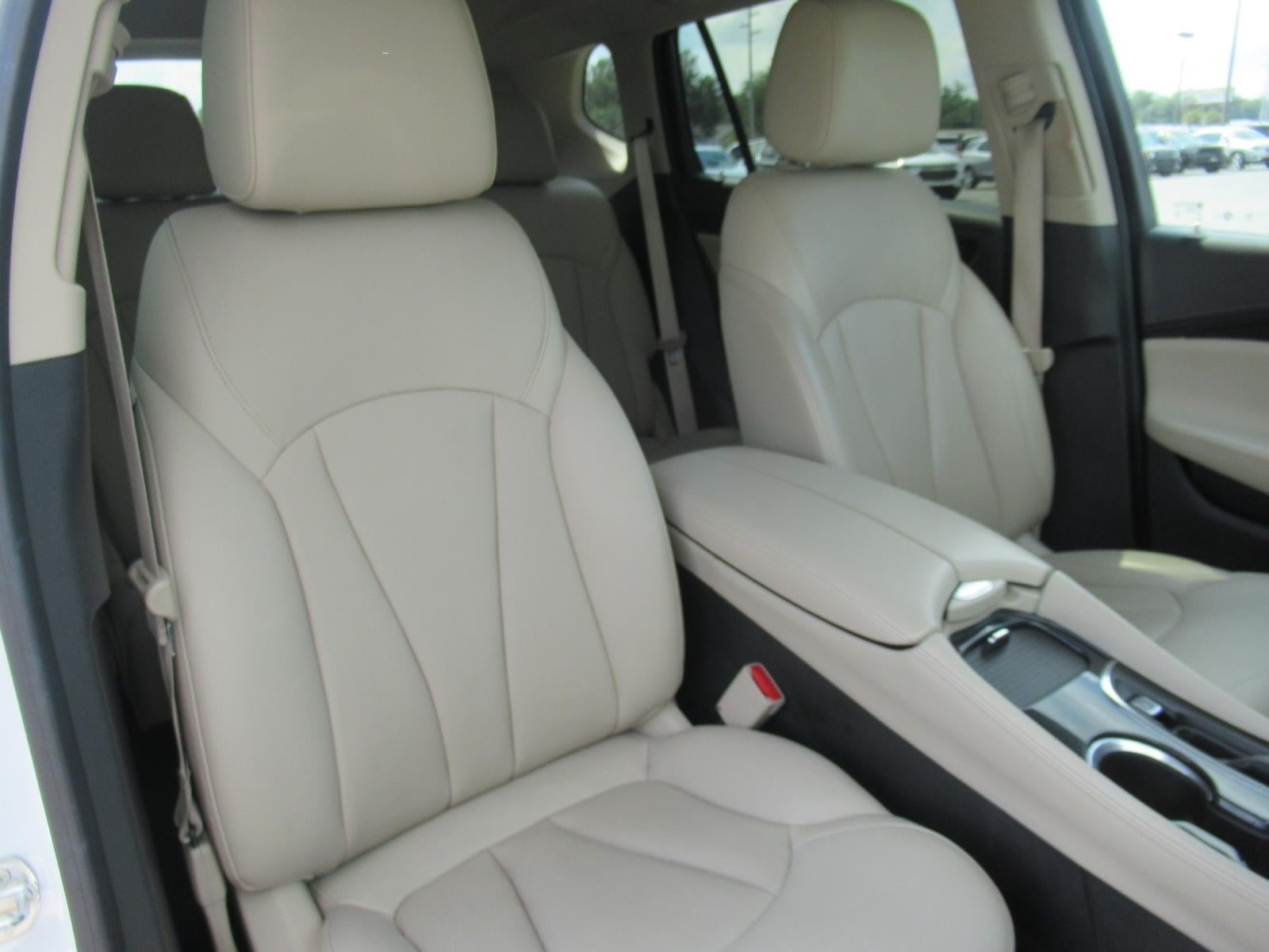 2017 Buick Envision Essence - Photo 9