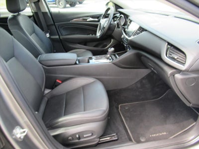 2018 Buick Regal Sportback Essence