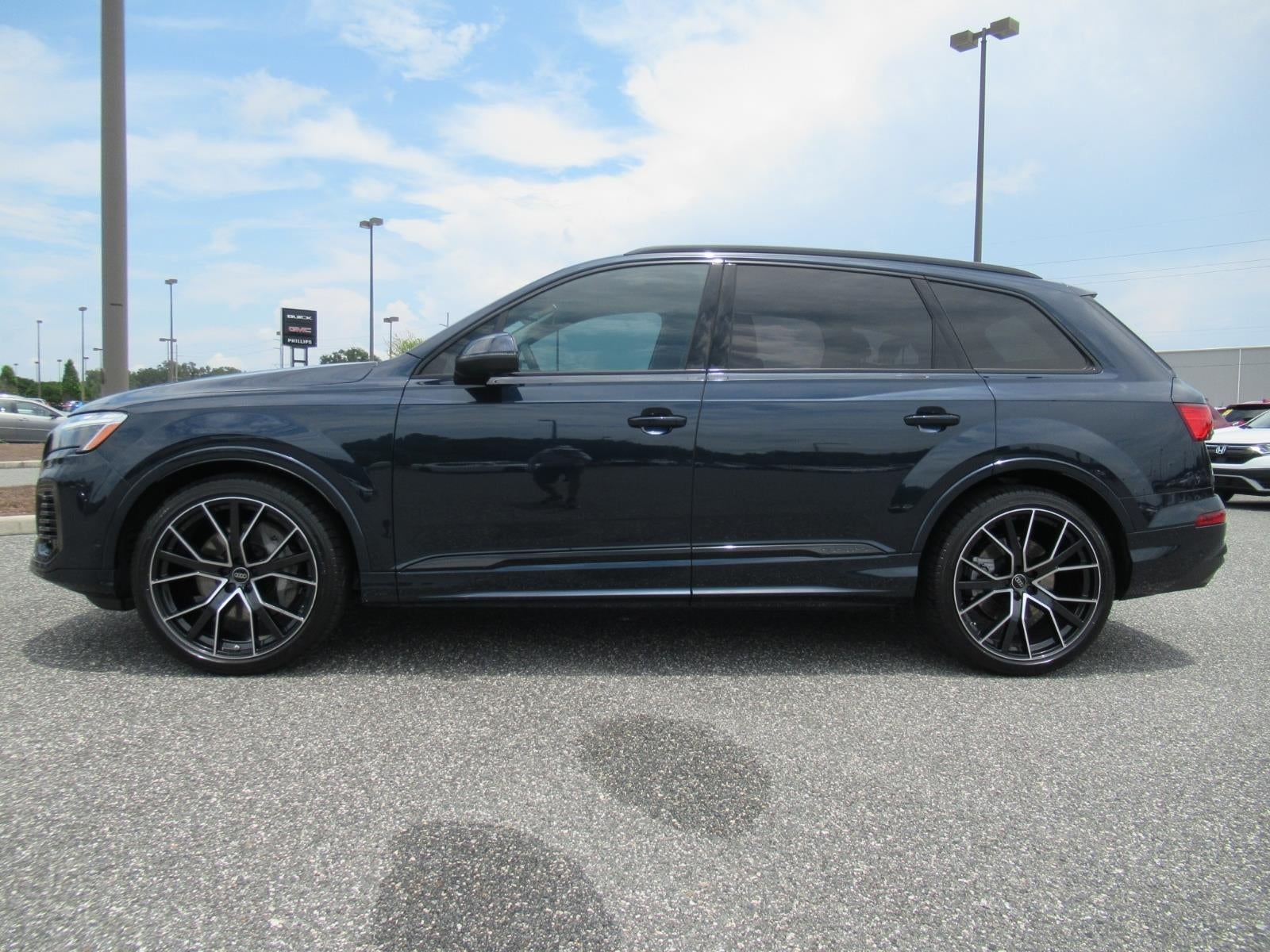 2025 Audi Q7 Premium Plus