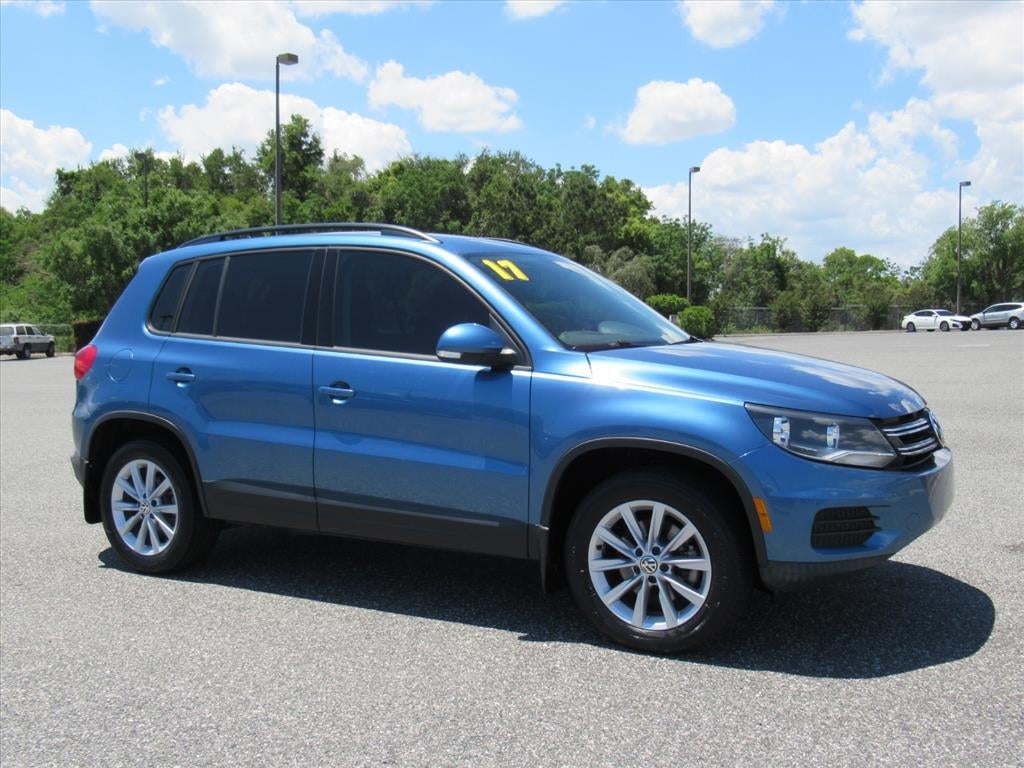 Used 2017 Volkswagen Tiguan Limited Base with VIN WVGAV7AXXHK050300 for sale in Fruitland Park, FL