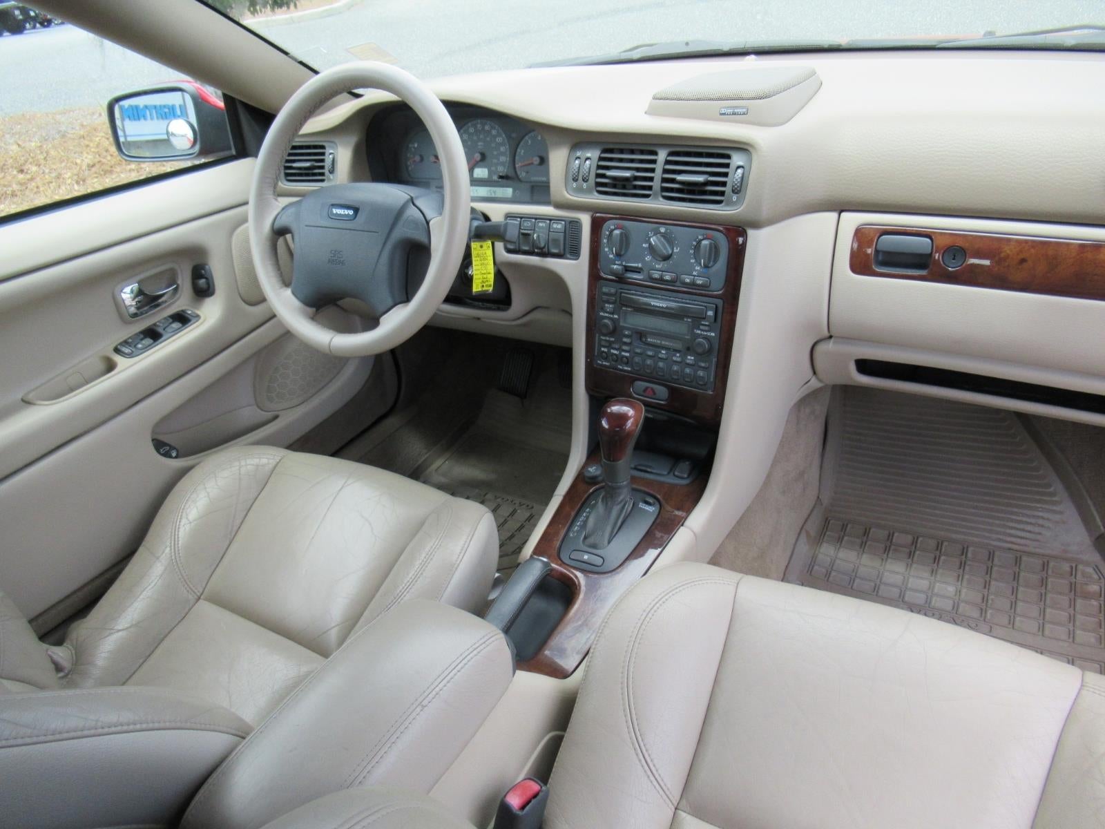 2004 Volvo C70 NA