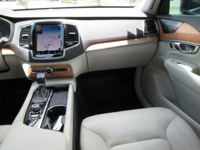 2021 Volvo XC90 Momentum