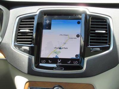 2021 Volvo XC90 Momentum