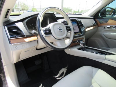 2021 Volvo XC90 Momentum