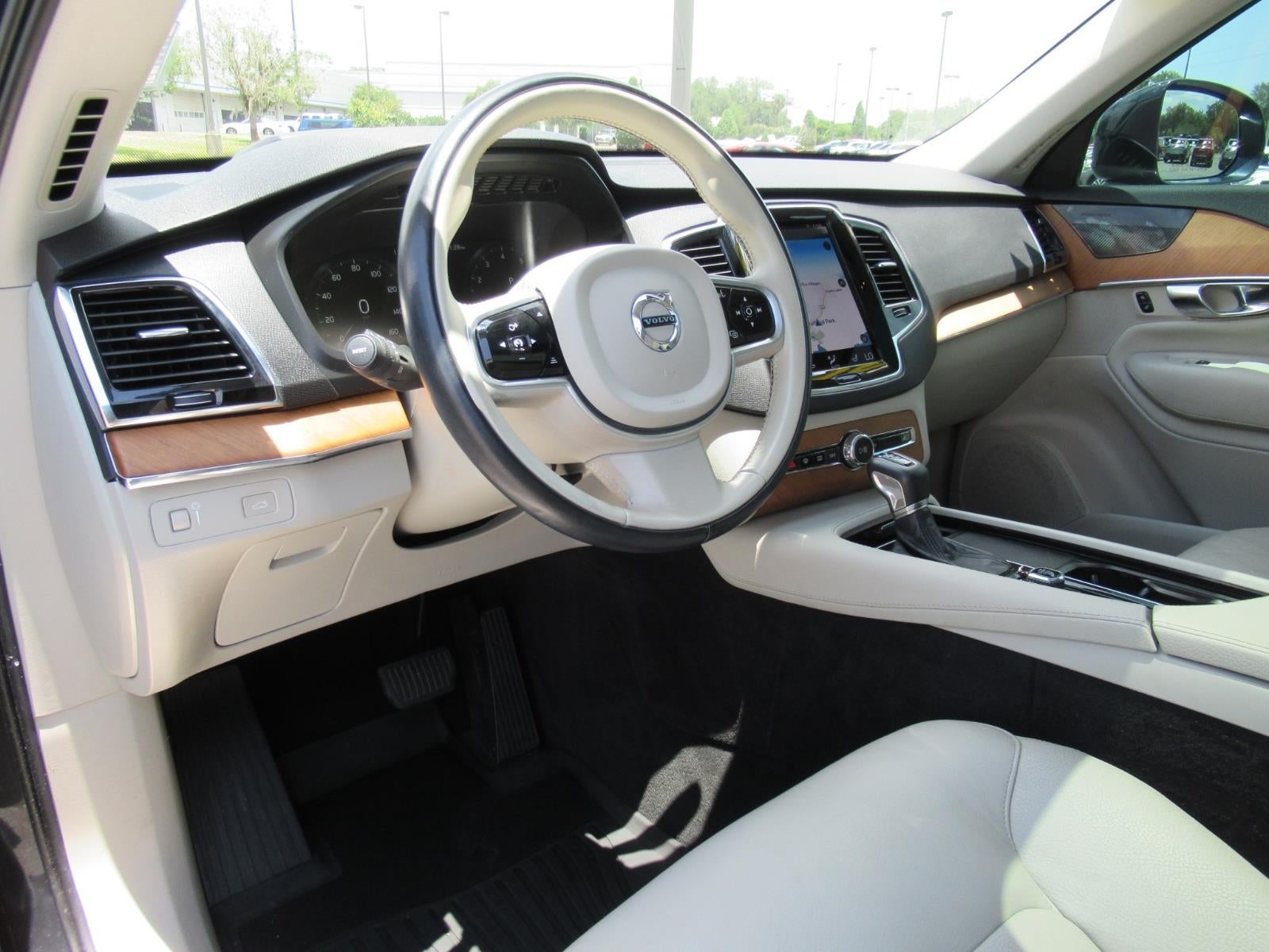 2021 Volvo XC90 Momentum