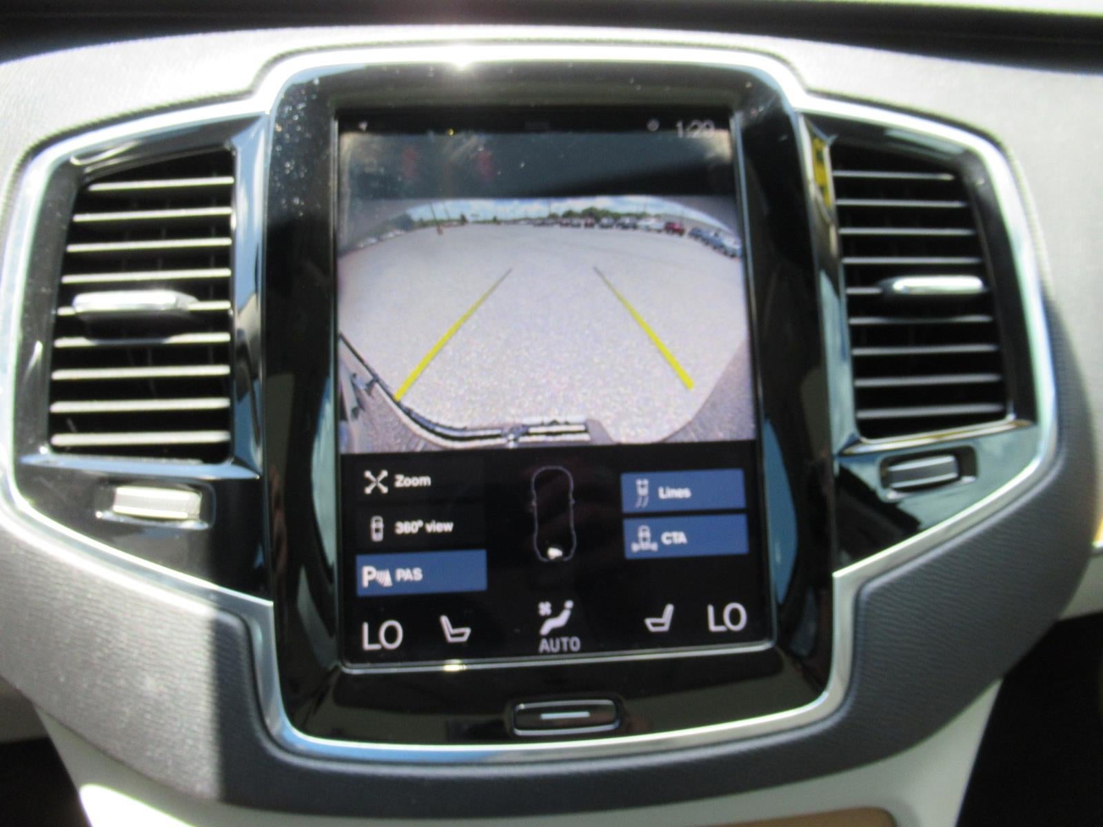 2021 Volvo XC90 Momentum