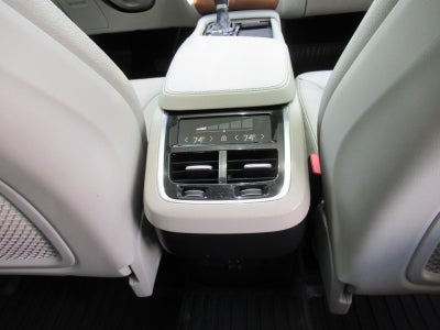2021 Volvo XC90 Momentum