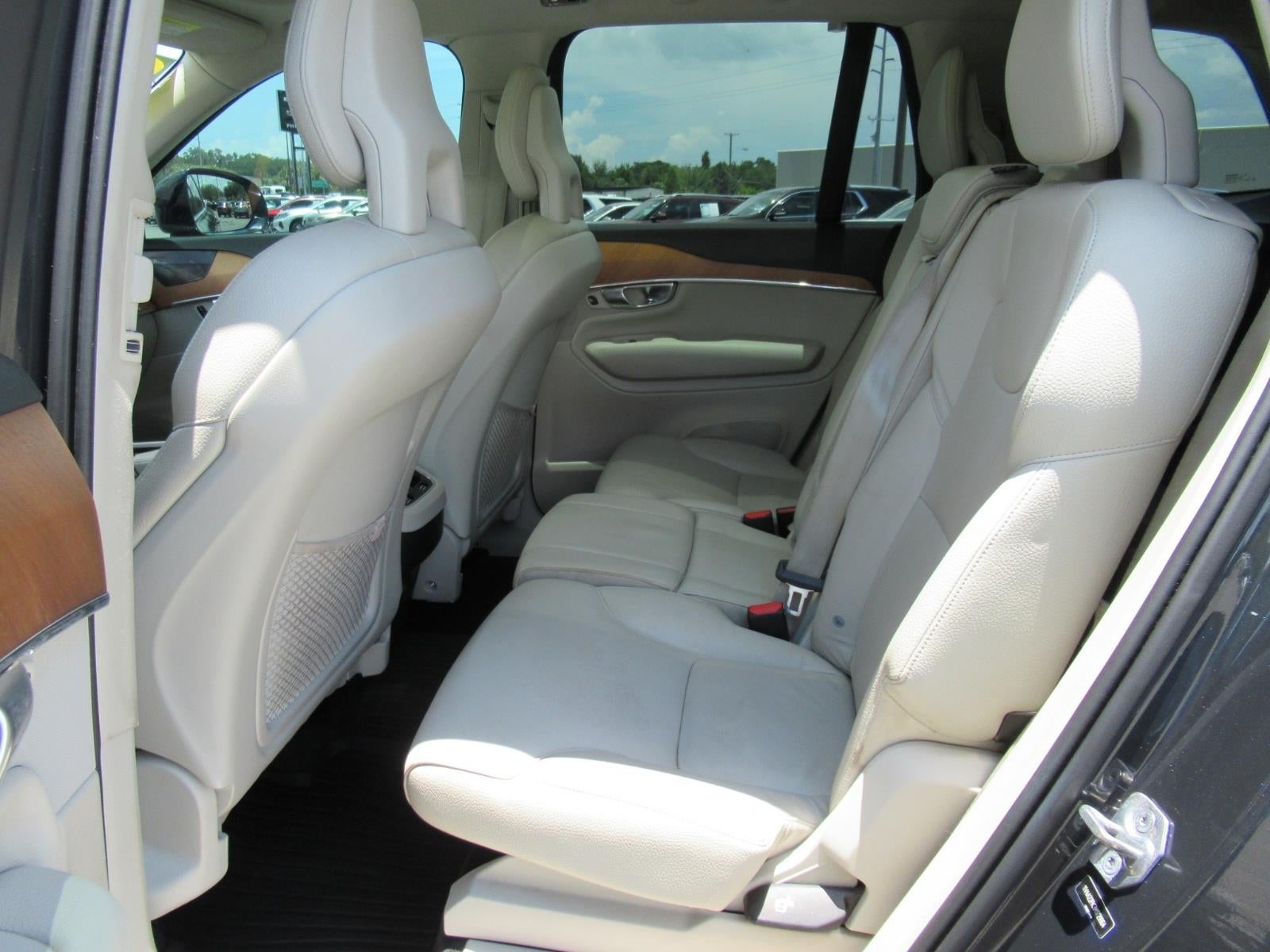 2021 Volvo XC90 Momentum
