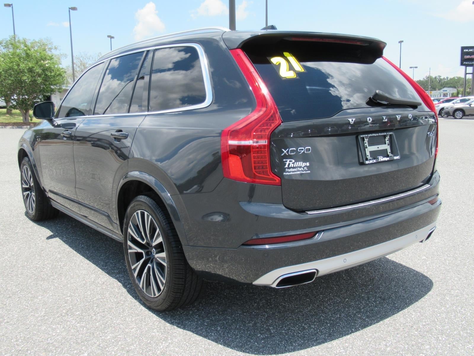2021 Volvo XC90 Momentum