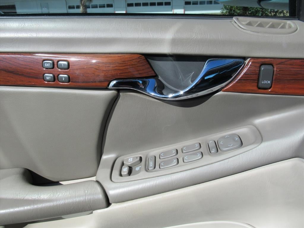 2002 Cadillac DeVille Base