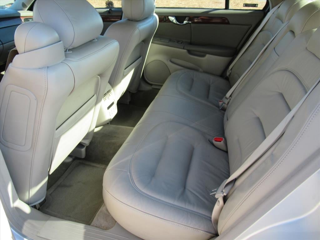 2002 Cadillac DeVille Base