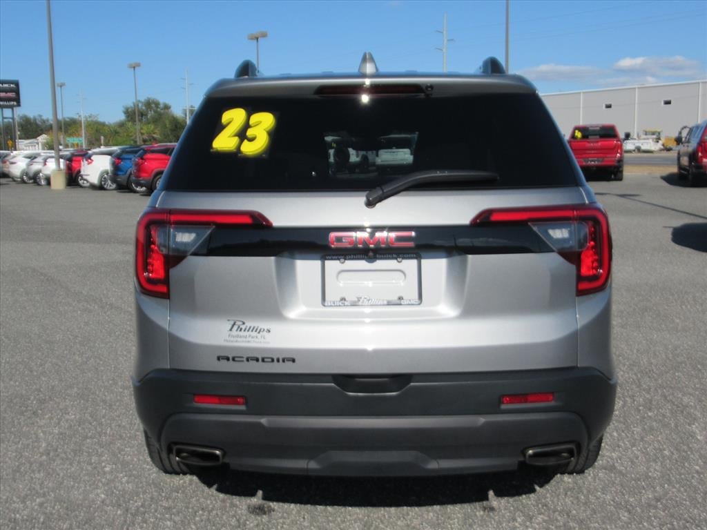 2023 GMC Acadia SLT