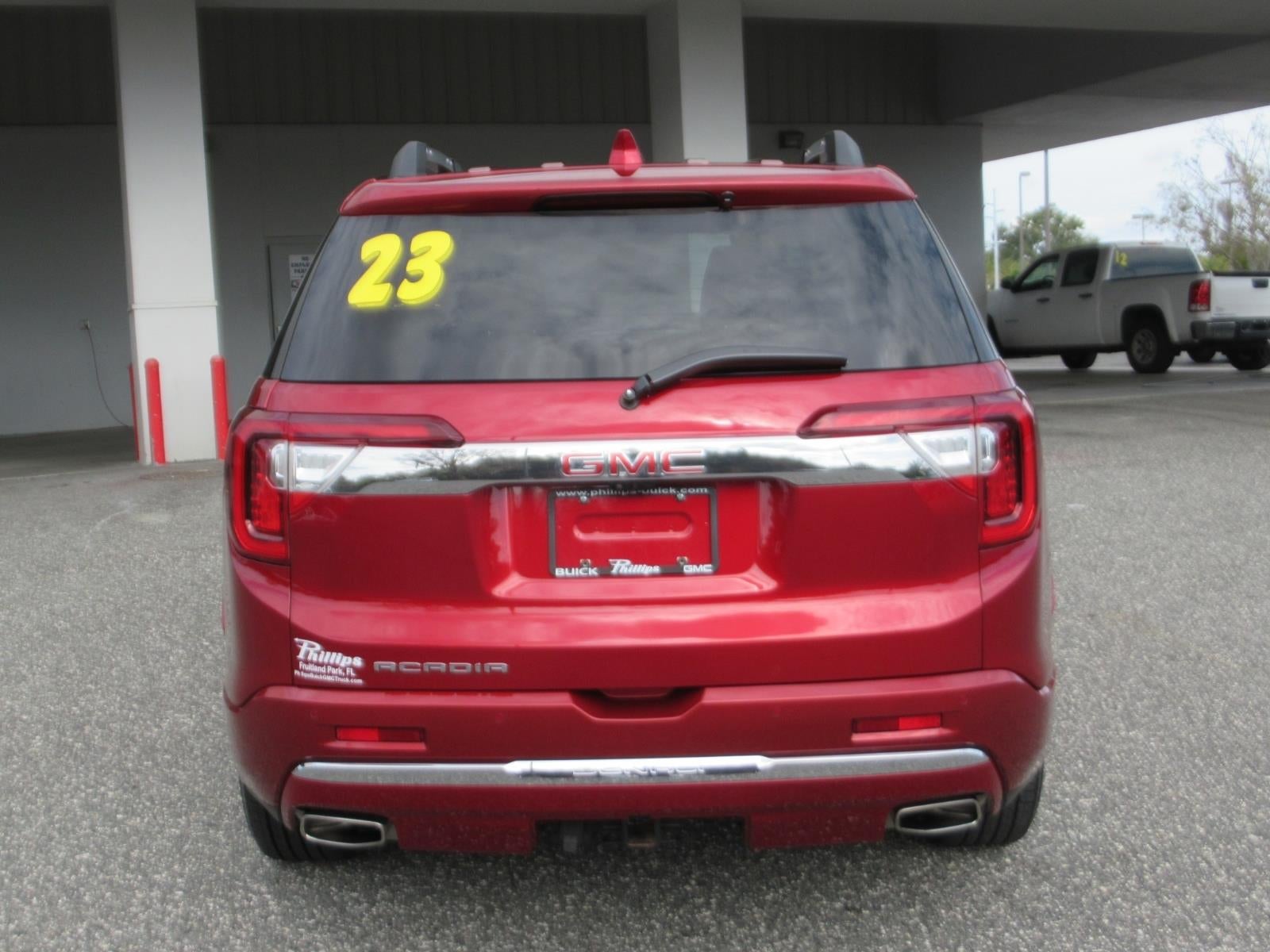 2023 GMC Acadia Denali
