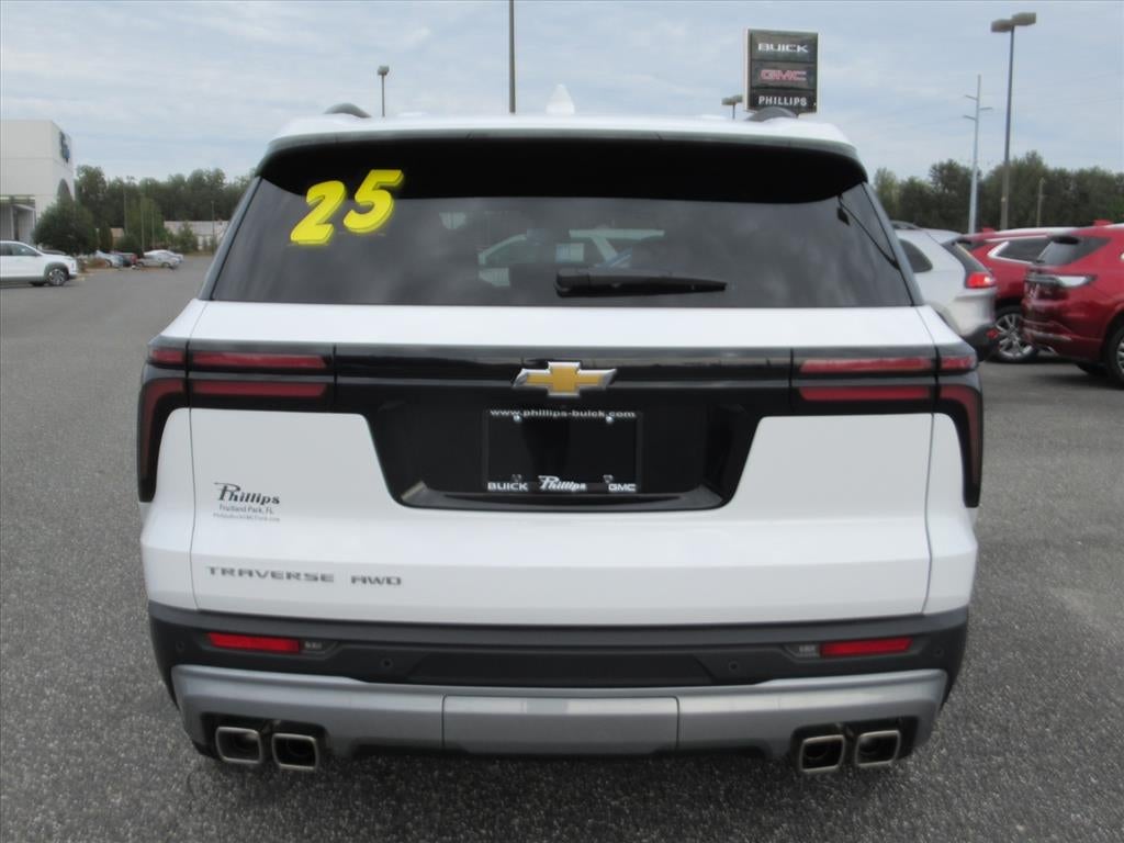 2025 Chevrolet Traverse LT