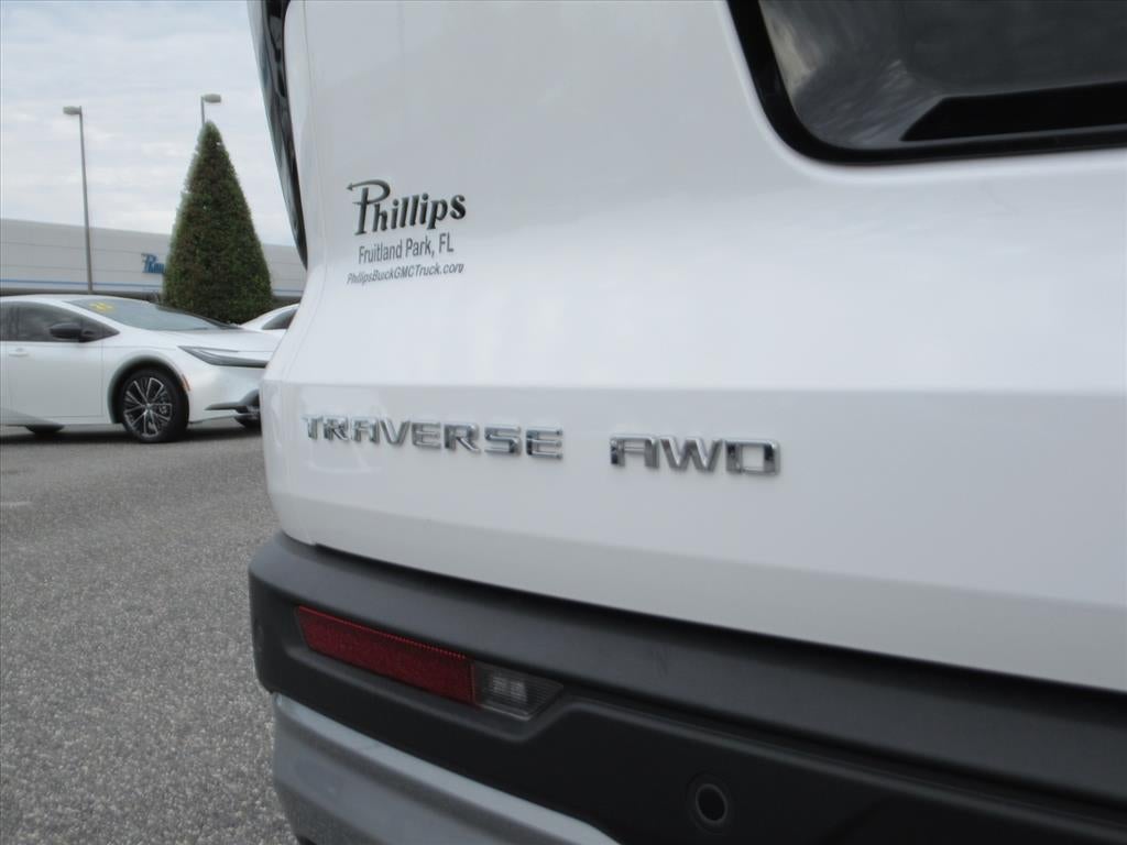 2025 Chevrolet Traverse LT