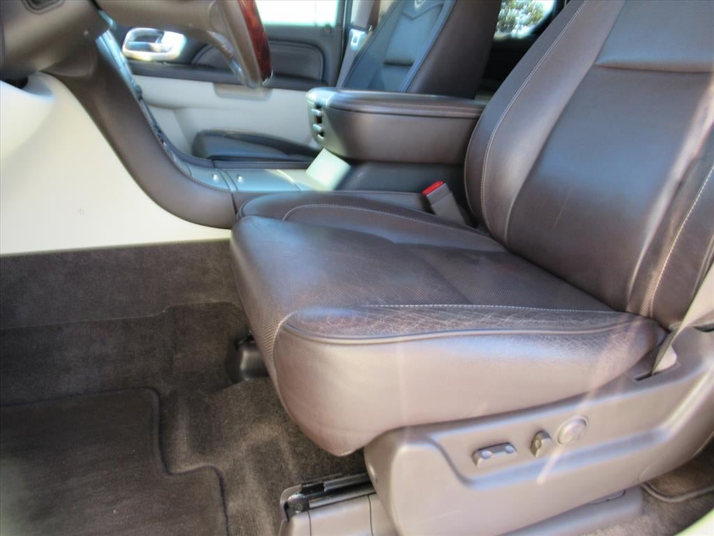 2013 Cadillac Escalade Platinum Edition