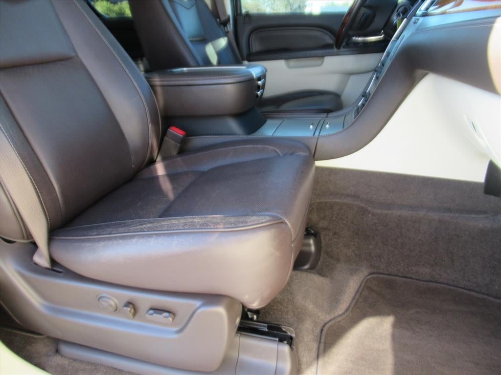 2013 Cadillac Escalade Platinum Edition