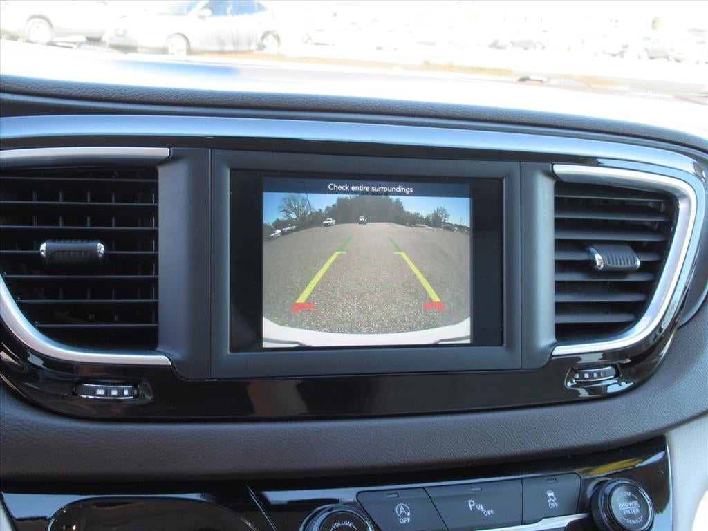 2020 Chrysler Pacifica Touring L