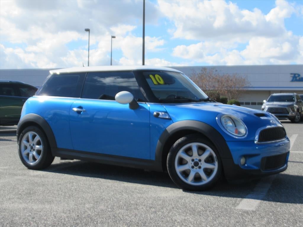 Used 2010 MINI Cooper S with VIN WMWMF7C57ATZ72515 for sale in Fruitland Park, FL